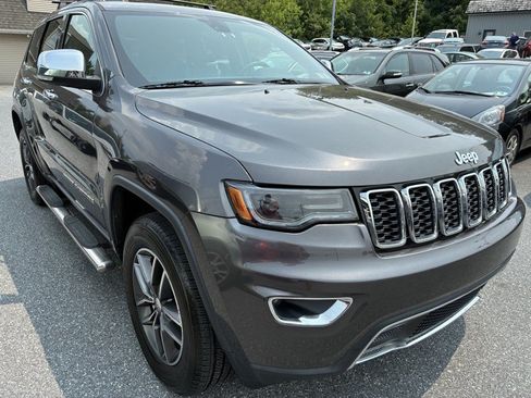 Used 2017 Jeep Grand Cherokee Limited w/ Luxury Group II AWD/4WD image 3