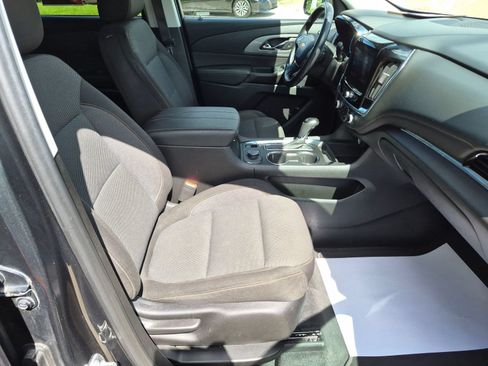 Used 2020 Chevrolet Traverse LT FWD image 29
