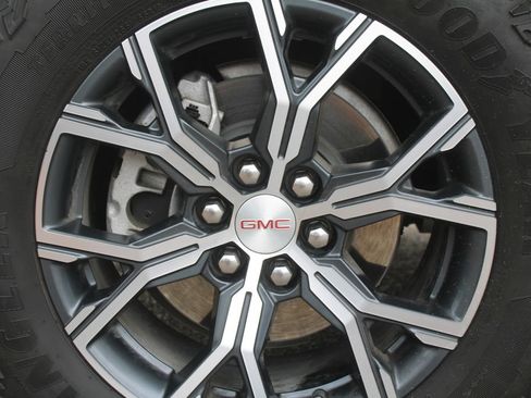 Used 2024 GMC Acadia AT4 w/ Super Cruise Package AWD/4WD image 19