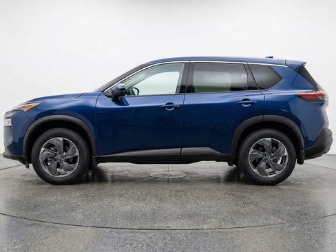 Used 2025 Nissan Rogue SV FWD image 5