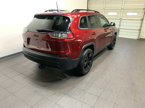 Used 2021 Jeep Cherokee Latitude Plus image 3