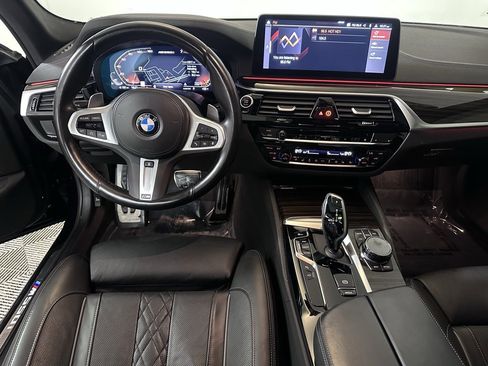 Used 2023 BMW M550i xDrive w/ Executive Package image 11