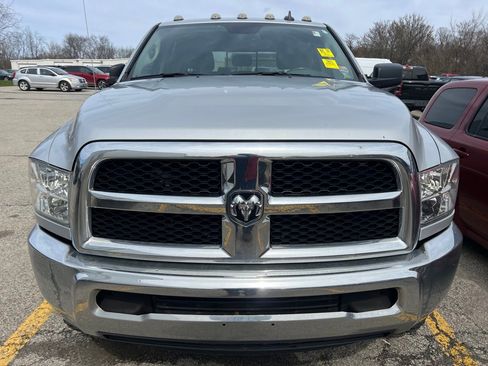 Used 2018 RAM 2500 SLT w/ Luxury Group image 6