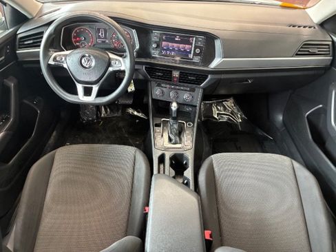Used 2019 Volkswagen Jetta SE FWD image 3