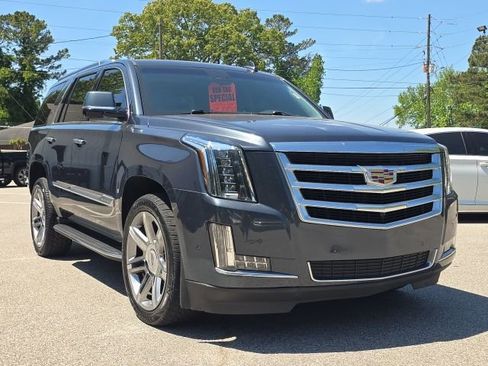 Used 2019 Cadillac Escalade Luxury AWD/4WD image 7