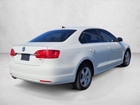 Used 2017 Volkswagen Jetta S image 4