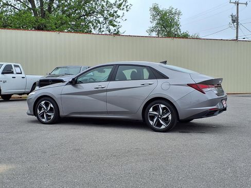Used 2023 Hyundai Elantra SEL w/ Convenience Package FWD image 20