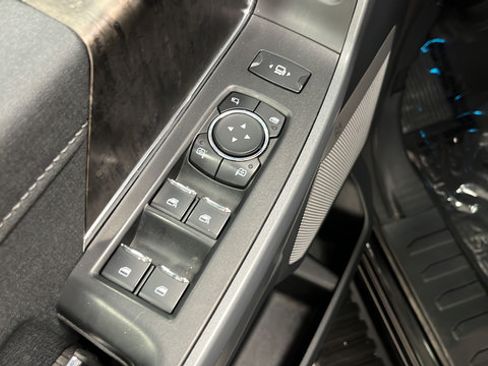 Used 2024 Ford F250 Lariat w/ Lariat Ultimate Package AWD/4WD image 23