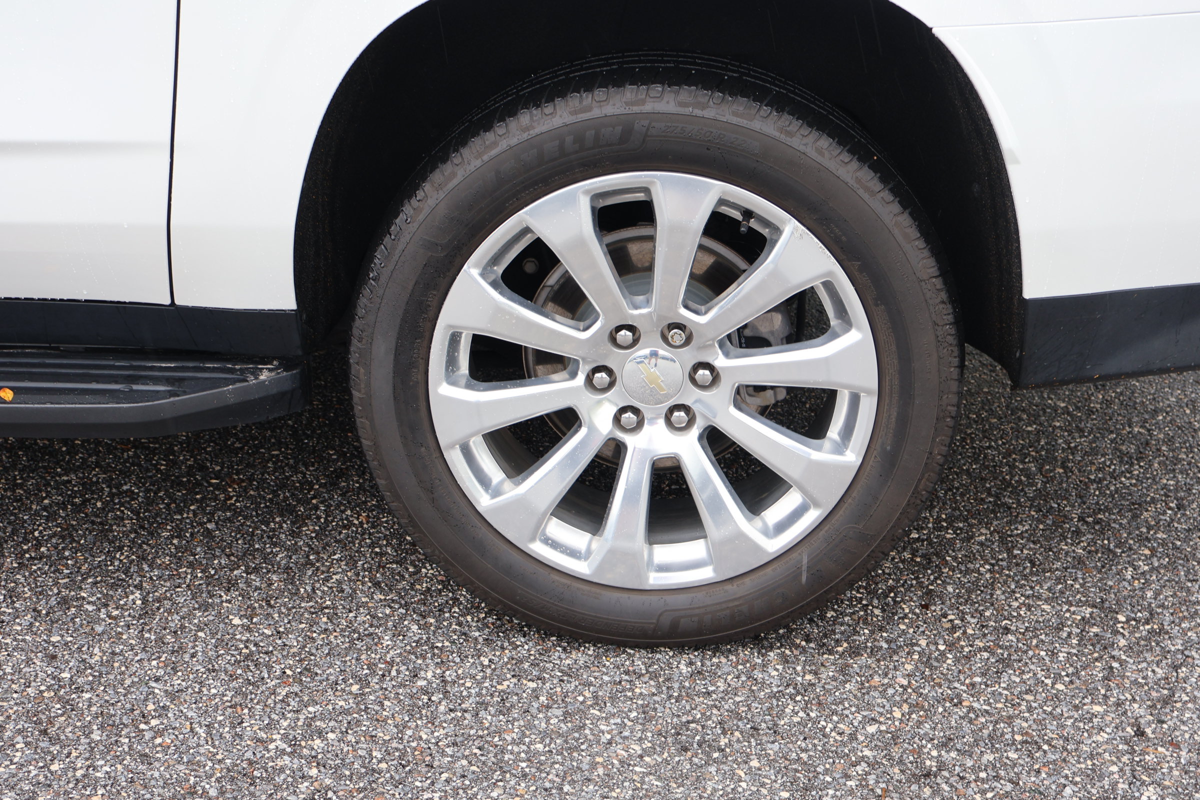 Used 2021 Chevrolet Suburban Premier w/ Premium Package RWD image 14