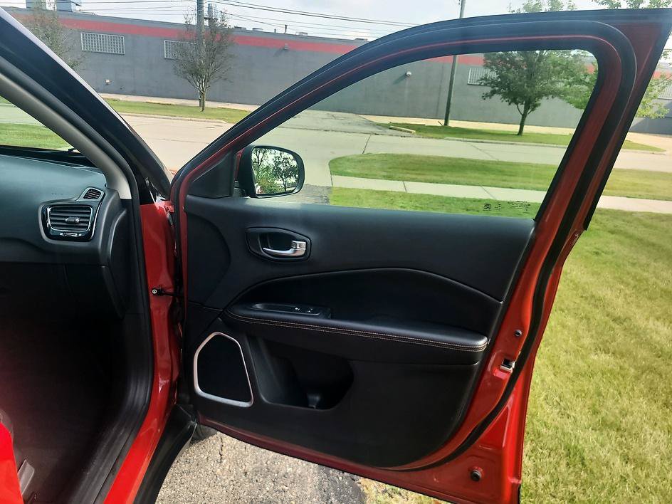 Used 2021 Jeep Compass Limited AWD/4WD image 42