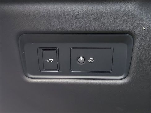 Used 2026 Jaguar F-PACE R-Dynamic S image 21