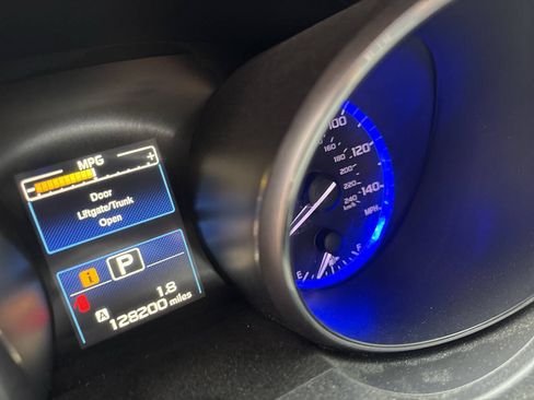 Used 2015 Subaru Legacy 2.5i Premium AWD/4WD image 12