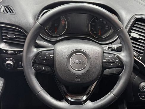 Used 2019 Jeep Cherokee Latitude Plus image 9