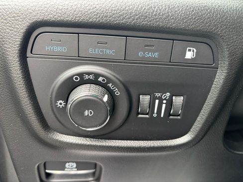 Used 2023 Jeep Grand Cherokee Overland w/ Advanced Protech Group III AWD/4WD image 17