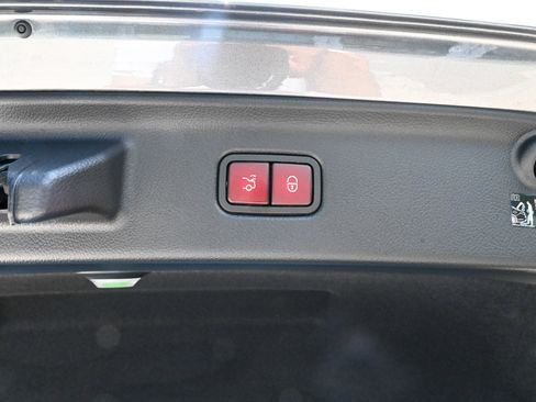 Used 2023 Mercedes-Benz Maybach S 680 4MATIC w/ Manufaktur Leather Package image 53