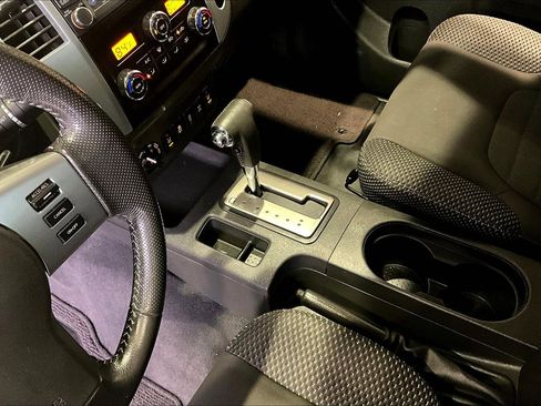 Used 2019 Nissan Frontier PRO-4X image 19