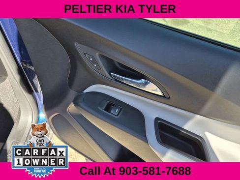 Used 2022 Chevrolet Equinox LS image 15