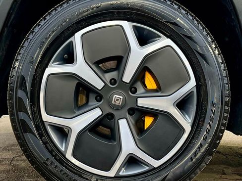 Used 2023 Rivian R1S Launch Edition image 33