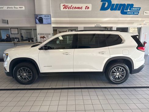 Used 2025 GMC Acadia Elevation image 6