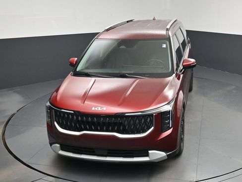 Certified 2025 Kia Carnival EX image 42