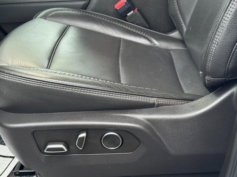 Used 2024 GMC Sierra 3500 Denali image 28