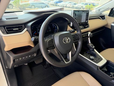 Used 2021 Toyota RAV4 Limited AWD/4WD image 36