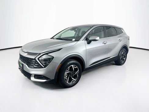 Used 2025 Kia Sportage LX AWD/4WD image 3