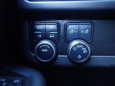 Used 2022 Chevrolet Tahoe RST w/ Luxury Package AWD/4WD image 24