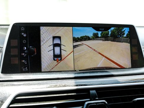 Used 2016 BMW 750i RWD image 23