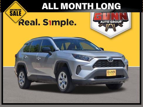 Used 2020 Toyota RAV4 LE FWD image 1
