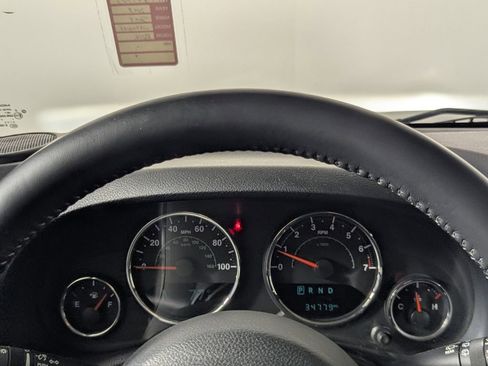 Used 2018 Jeep Wrangler Unlimited Sahara image 17