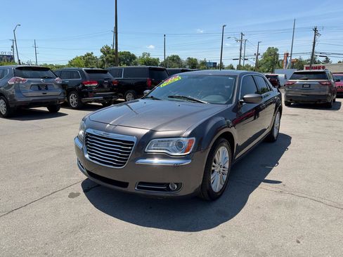 Used 2013 Chrysler 300 AWD w/ Driver Convenience Group image 7