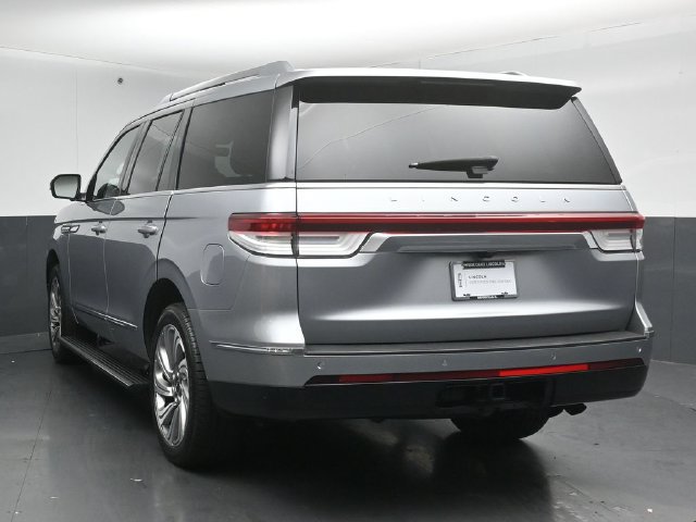 Certified 2023 Lincoln Navigator Reserve AWD/4WD image 6