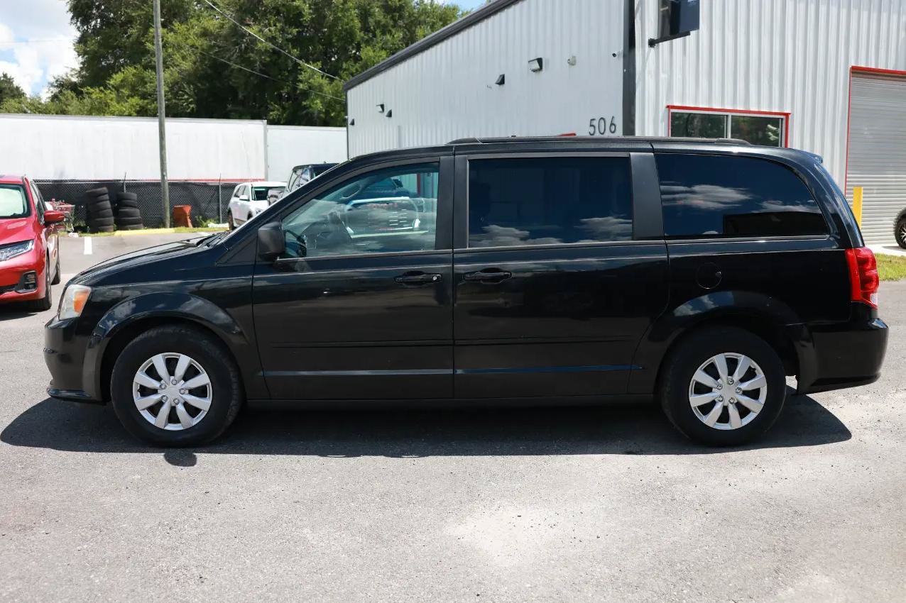 Used 2011 Dodge Grand Caravan Express FWD image 3
