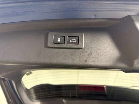 Used 2022 Subaru Outback Wilderness w/ Wilderness Package image 34