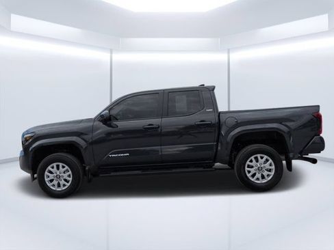Used 2026 Toyota Tacoma SR5 RWD image 6