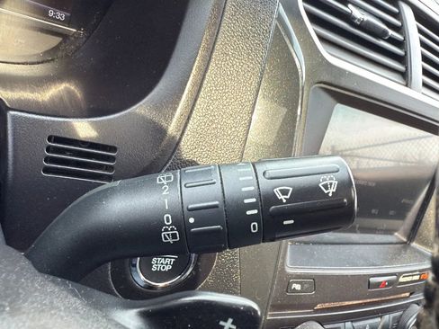 Used 2017 Ford Explorer XLT w/ Equipment Group 202A image 13