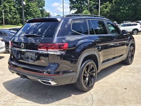 Used 2023 Volkswagen Atlas SE w/ Black Wheel Package FWD image 6