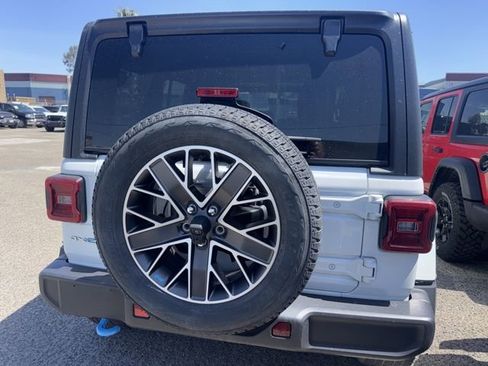 Used 2023 Jeep Wrangler Unlimited Sahara w/ Cold Weather Group AWD/4WD image 5