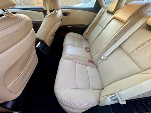 Used 2016 Toyota Avalon XLE Plus FWD image 16