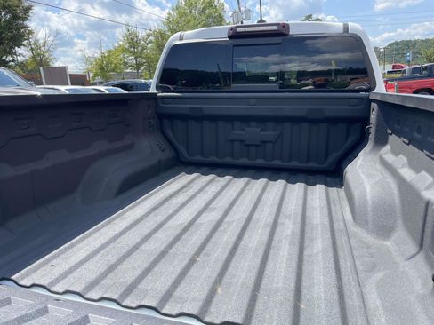 Used 2025 Chevrolet Colorado Trail Boss AWD/4WD image 28
