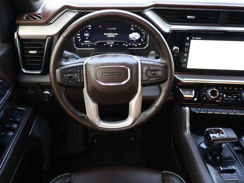 Used 2024 GMC Sierra 1500 Denali w/ Technology Package image 10