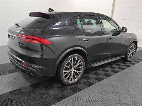 Used 2023 Maserati Grecale Trofeo AWD/4WD image 4
