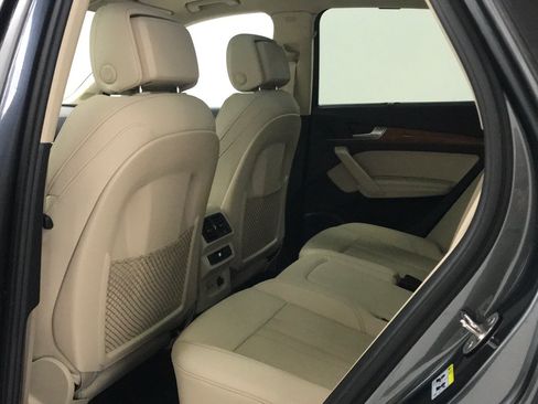 Used 2023 Audi Q5 2.0T Premium Plus w/ Premium Plus Package AWD/4WD image 11