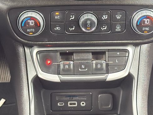 Used 2023 GMC Terrain SLT w/ Elevation Edition FWD image 21
