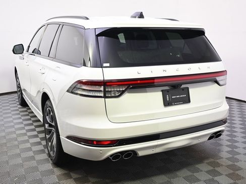New 2026 Lincoln Aviator AWD w/ Jet Appearance Package image 4