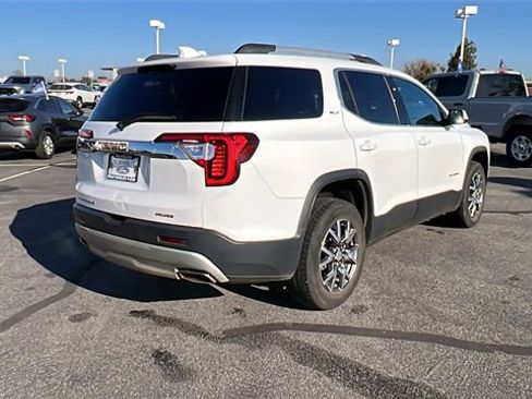 Used 2023 GMC Acadia SLT image 3