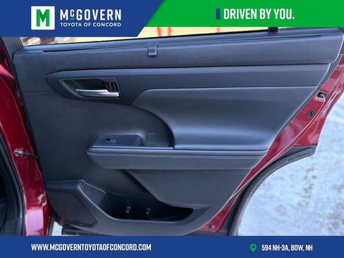 Used 2022 Toyota Highlander XSE image 23