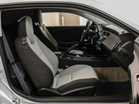 Used 2011 Chevrolet Camaro LT RWD image 25