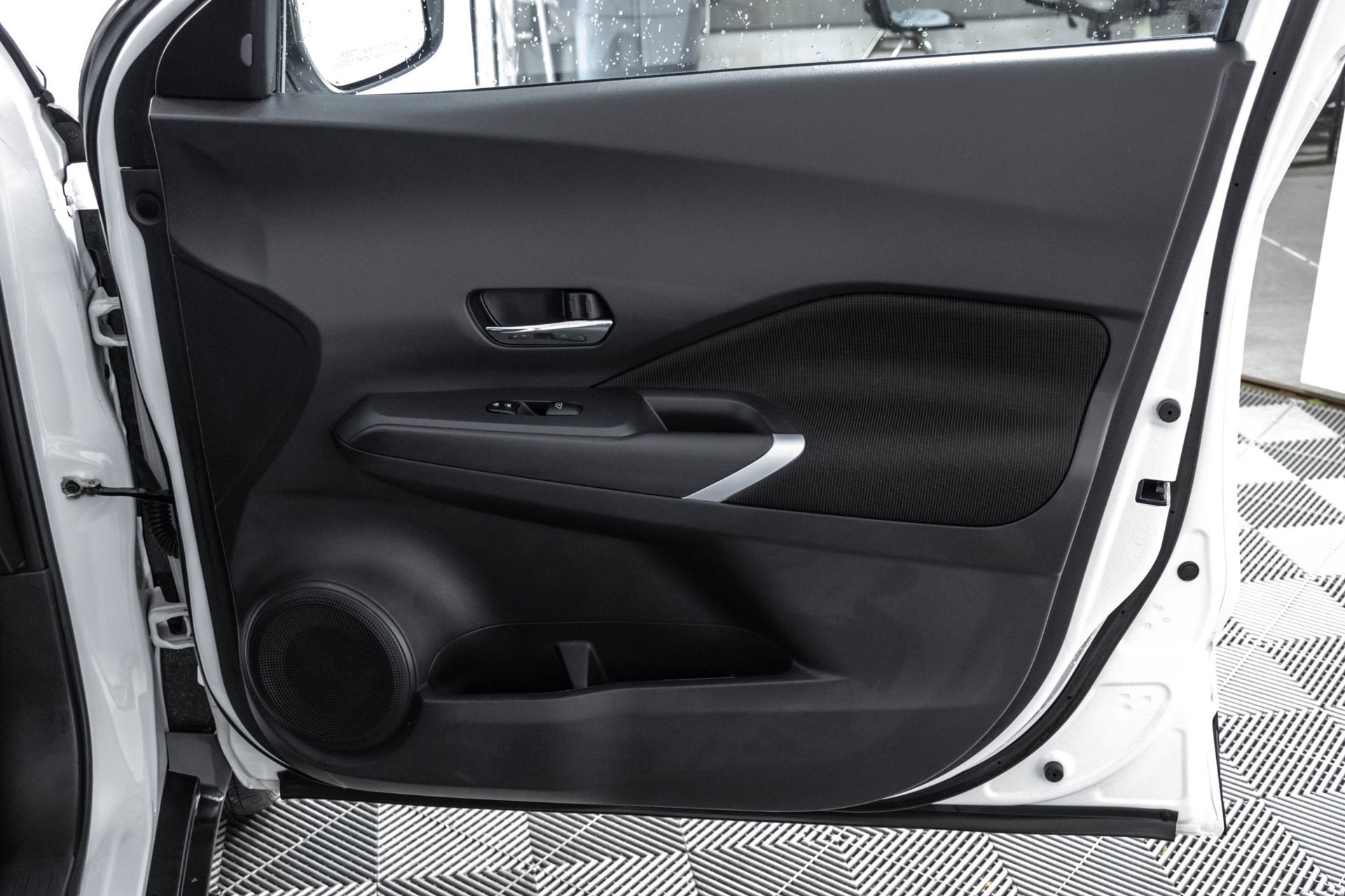 Used 2022 Nissan Kicks SV FWD image 40